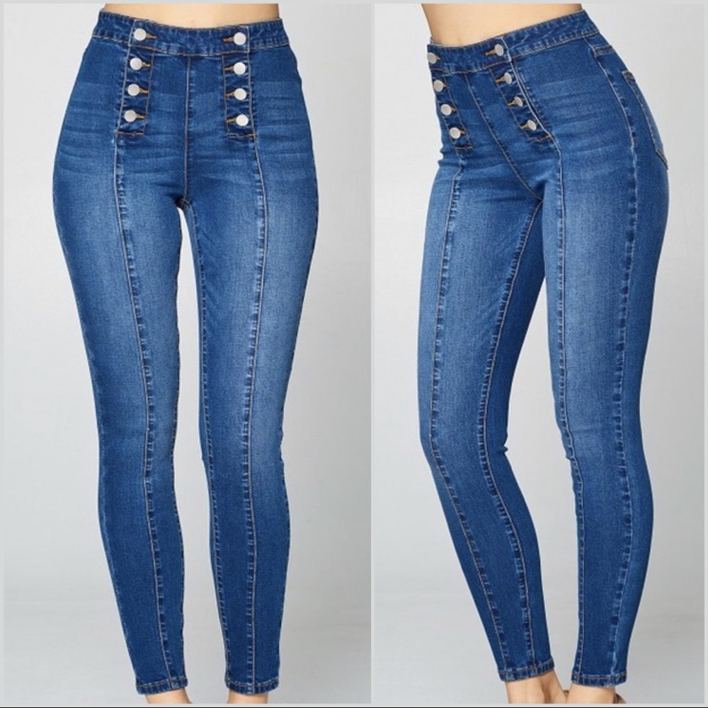 Mid Rise Jeans Button Detail
